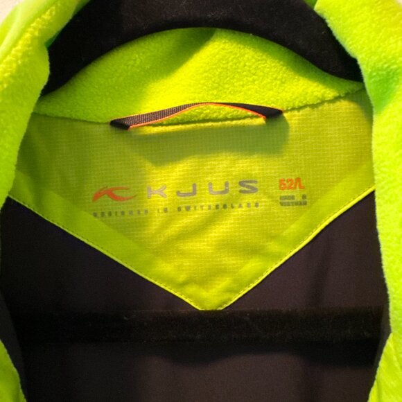 KJUS Men's ski pants and ski vest - Picture 9 of 11